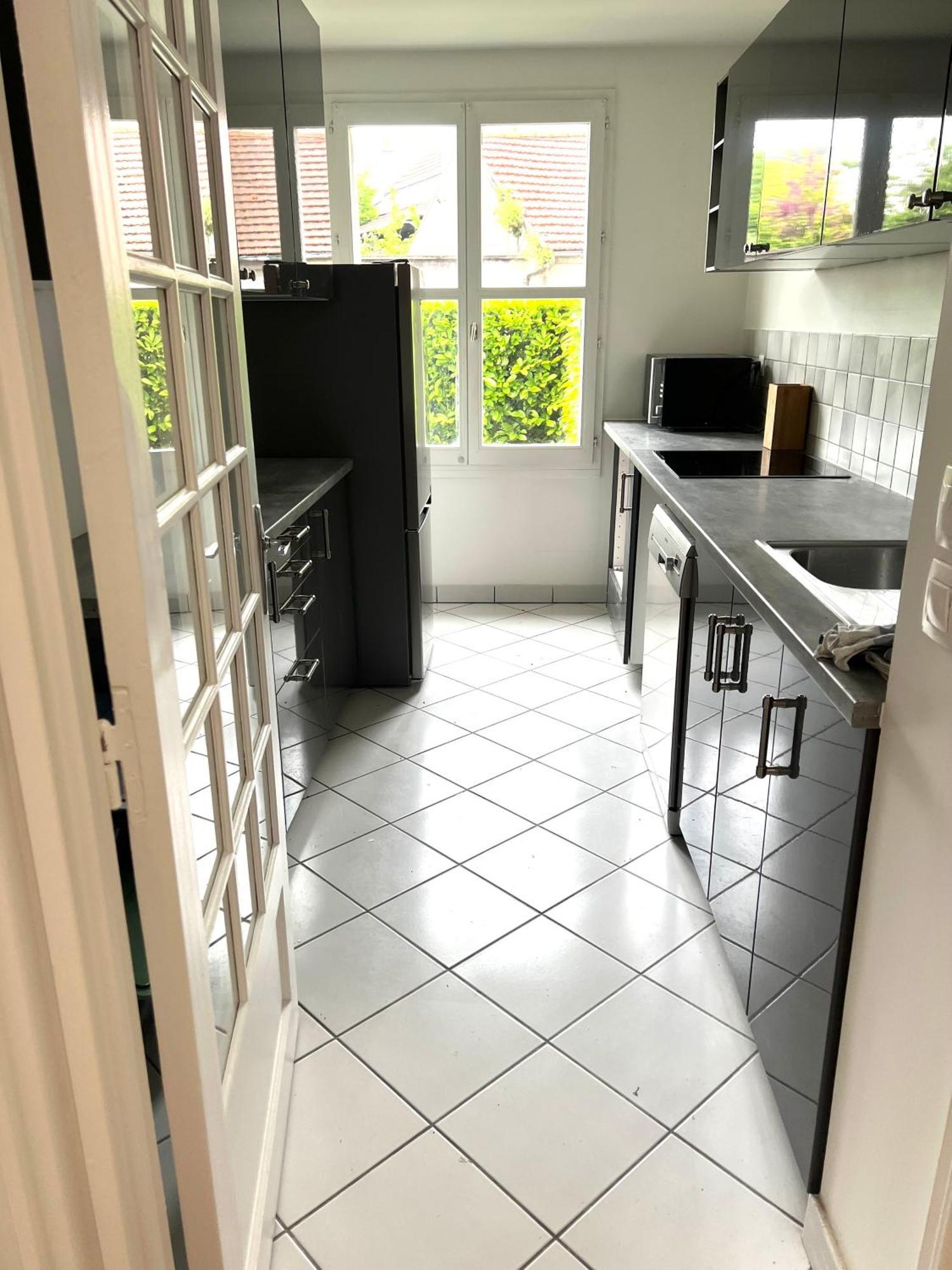 Appartement Standing Avec Jardin, 4 Personnes, Strategiquement Situe Mantes-la-Jolie Bagian luar foto