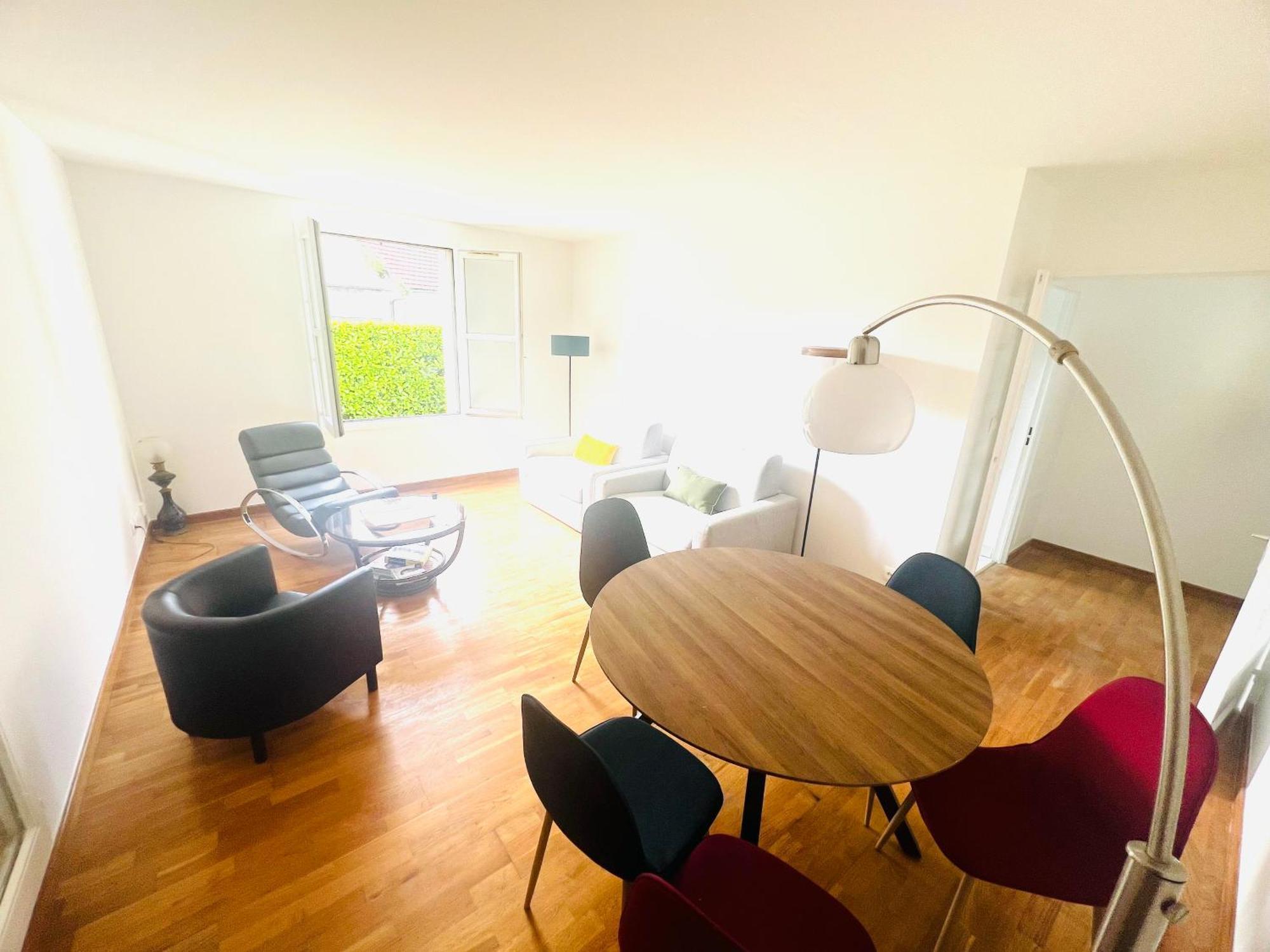Appartement Standing Avec Jardin, 4 Personnes, Strategiquement Situe Mantes-la-Jolie Bagian luar foto