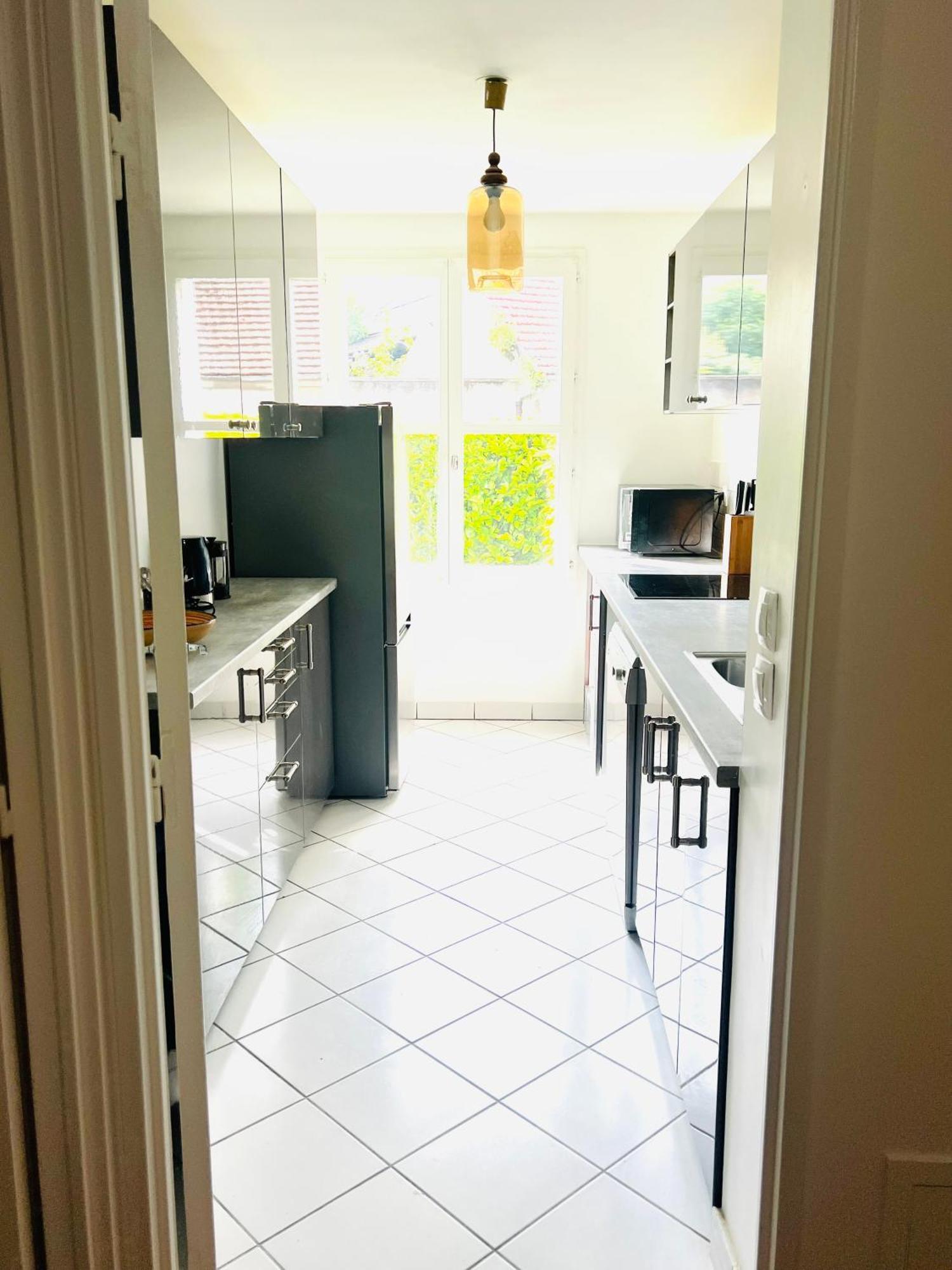 Appartement Standing Avec Jardin, 4 Personnes, Strategiquement Situe Mantes-la-Jolie Bagian luar foto