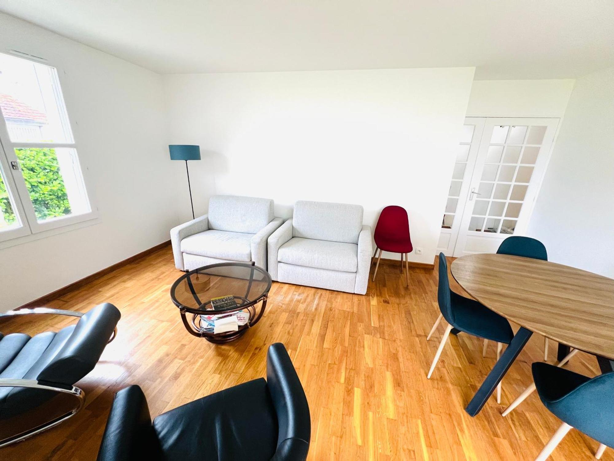 Appartement Standing Avec Jardin, 4 Personnes, Strategiquement Situe Mantes-la-Jolie Bagian luar foto